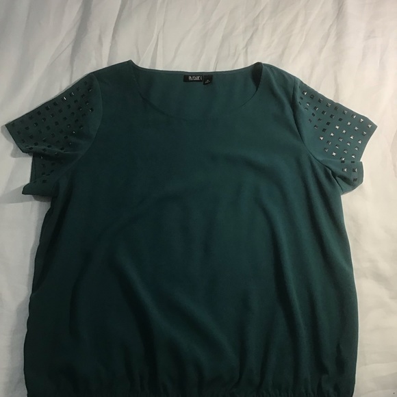 a.n.a Tops - a.n.a A New Approach Woman Green Stud Embellished Sleeve Blouse, Size XL